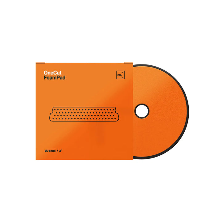 Koch Chemie One Cut Foam Pad Polierpad 76mm - Produktbild Verpackung und Pad