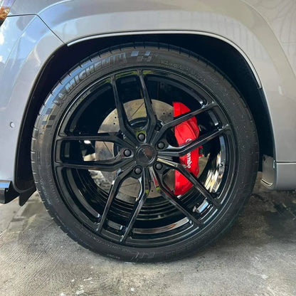 CarPro DarkSide Ergebnis am Reifen mit Felge